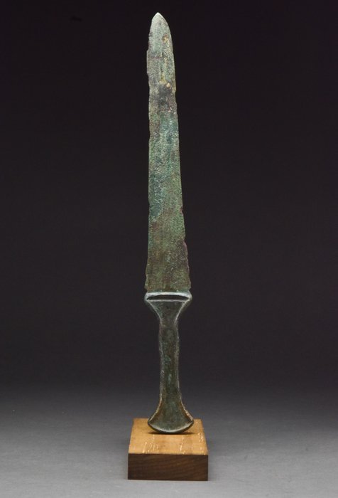 Ancient Arabian Bronze Dagger<span class=