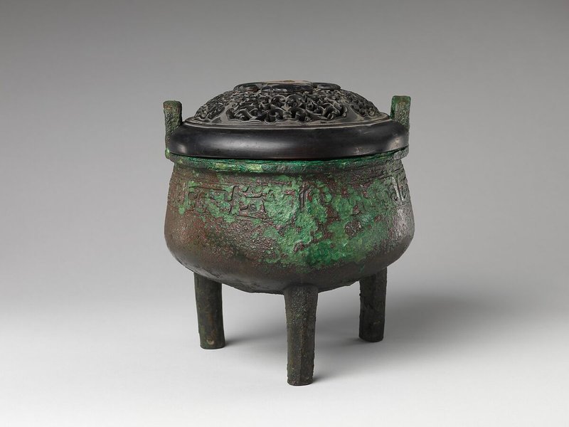 Ancient Chinese Bronze Tripod Cauldron (Ding)