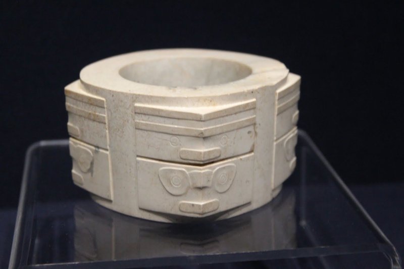 Ancient Chinese Jade Cong Artifacts