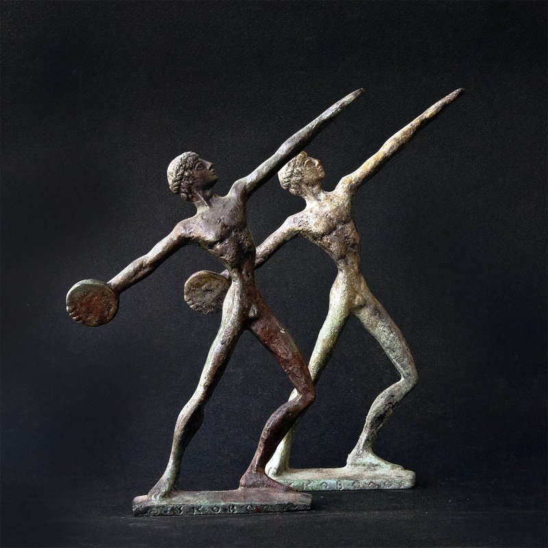 Ancient Greek Discus Thrower Statue (Discobolus)