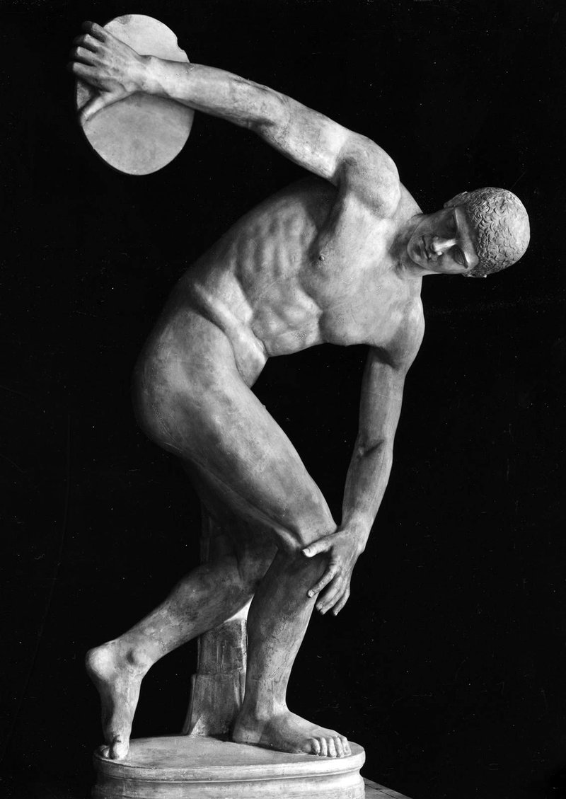 Ancient Greek Discus Thrower Statue (Discobolus)