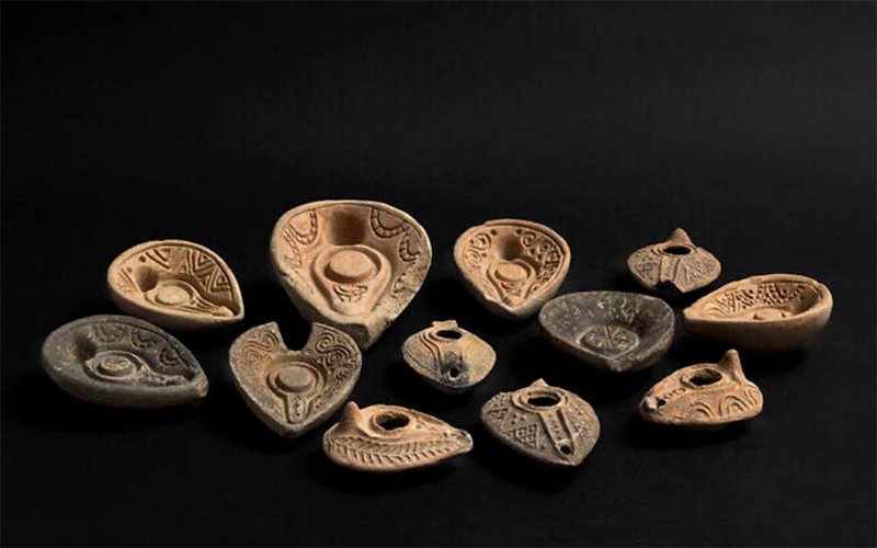 Ancient Mesopotamian Oil Lamps