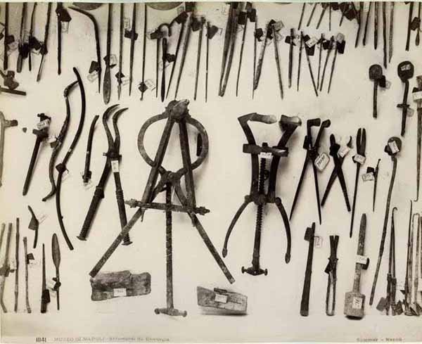 Ancient Roman Surgical Instruments