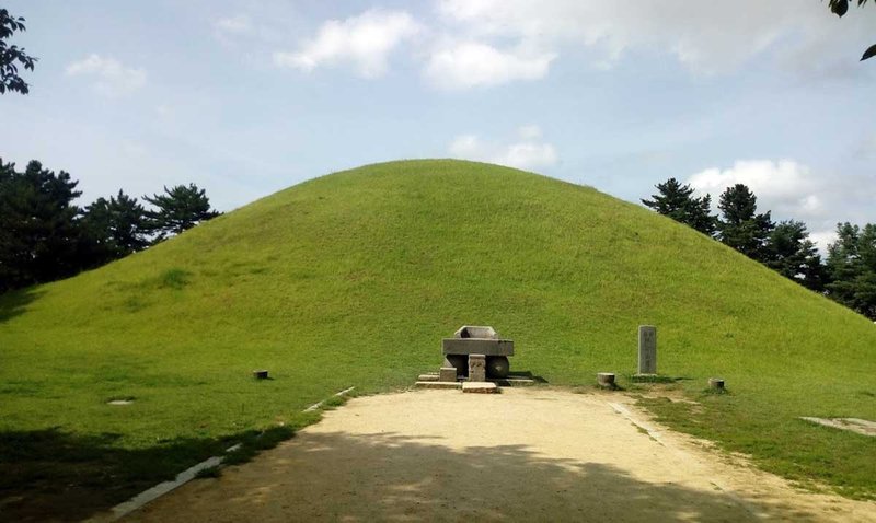 Ancient Silla Tombs In Korea