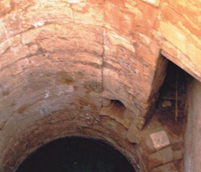 Egyptian Nilometer Water Level Tool