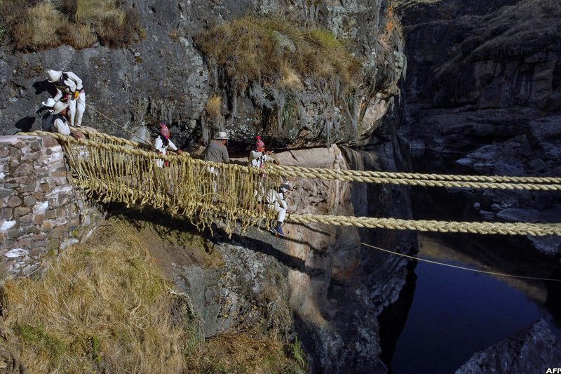 Inca Suspension Bridge Reconstructions