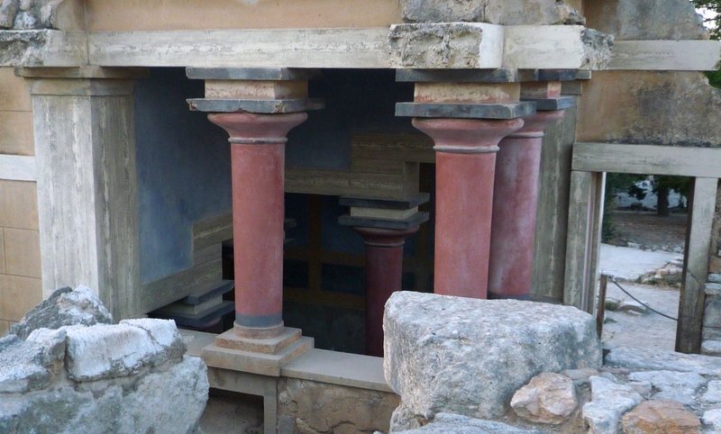 Minoan Lustral Basin Architecture