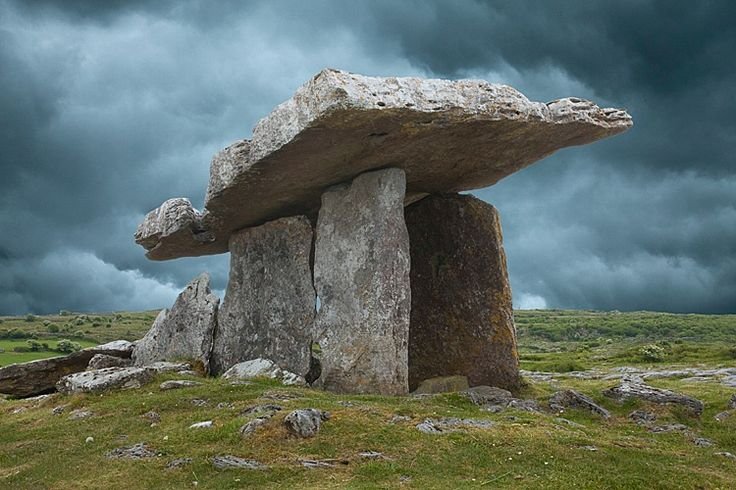 Neolithic Henge Monuments In Ireland