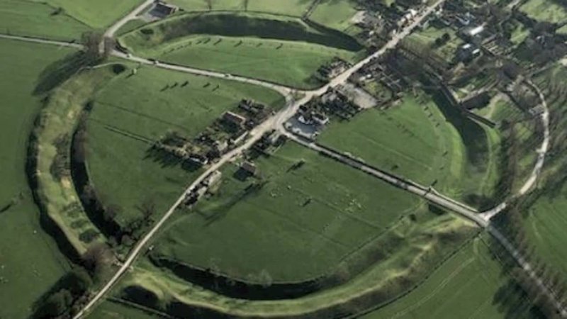 Neolithic Postholes At Avebury