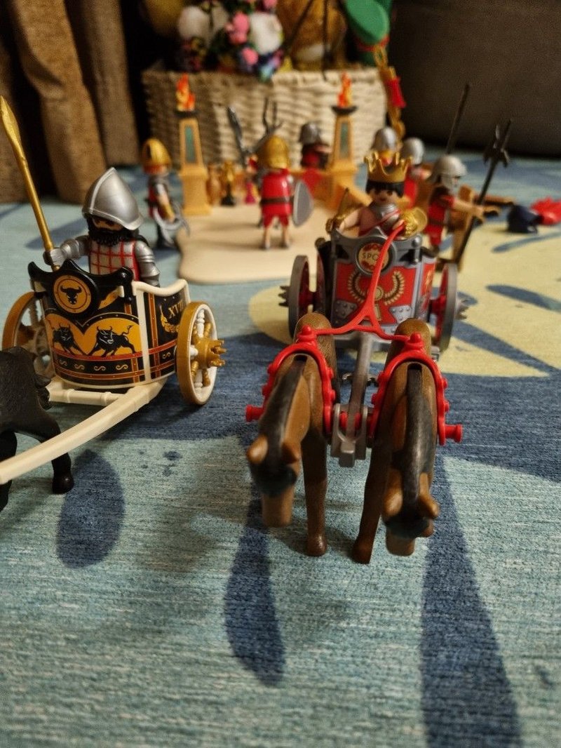 Roman Chariot And Arena Model