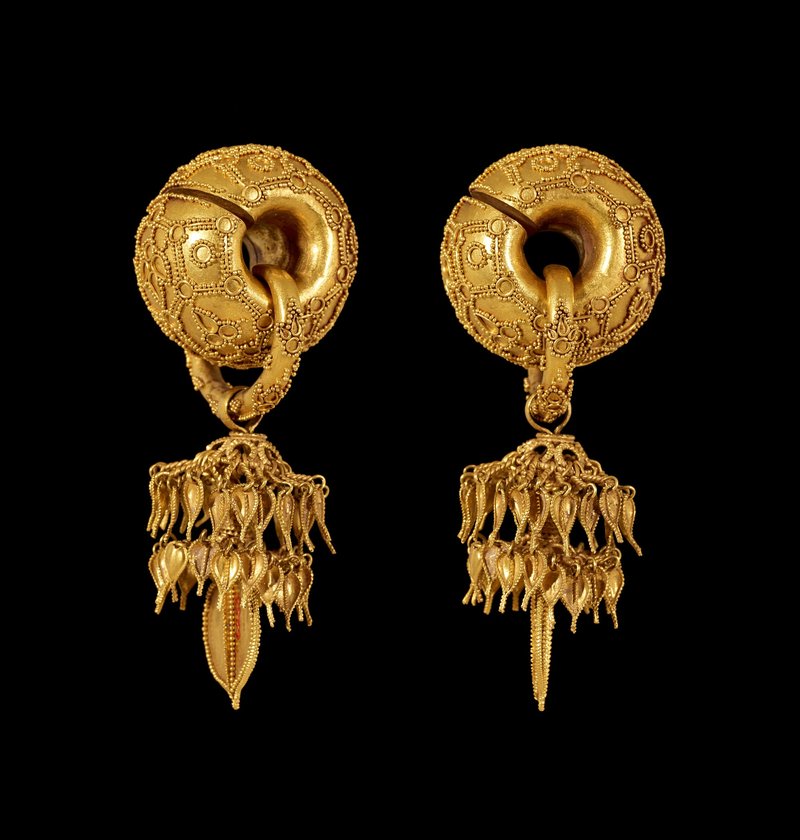 Silla Gold Earrings From Korean Tombs