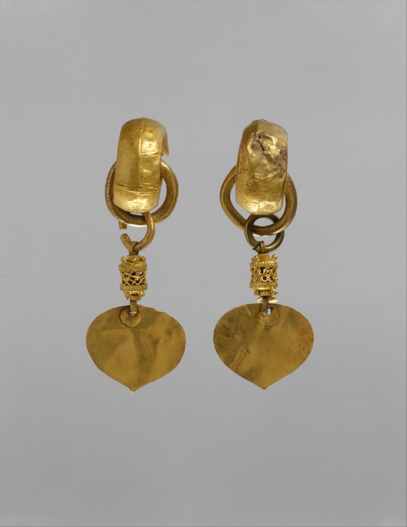 Silla Gold Earrings From Korean Tombs