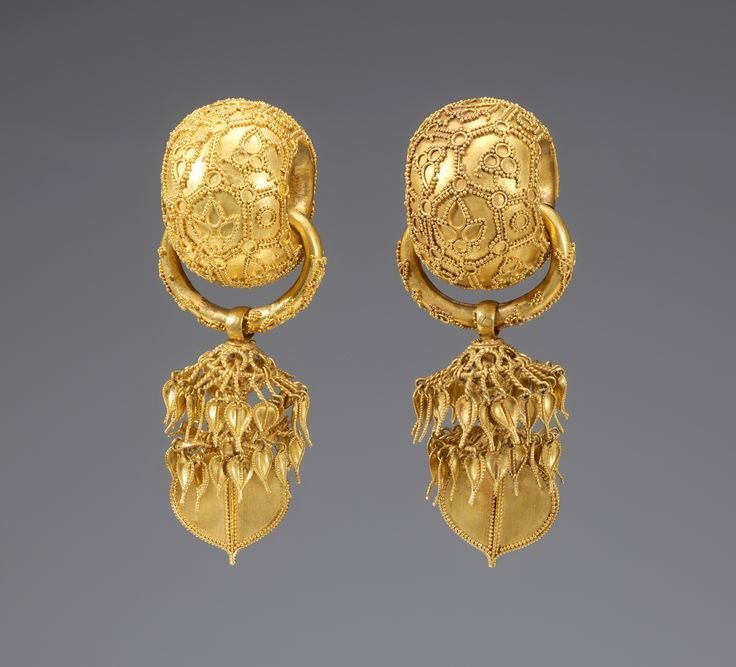 Silla Gold Earrings From Korean Tombs