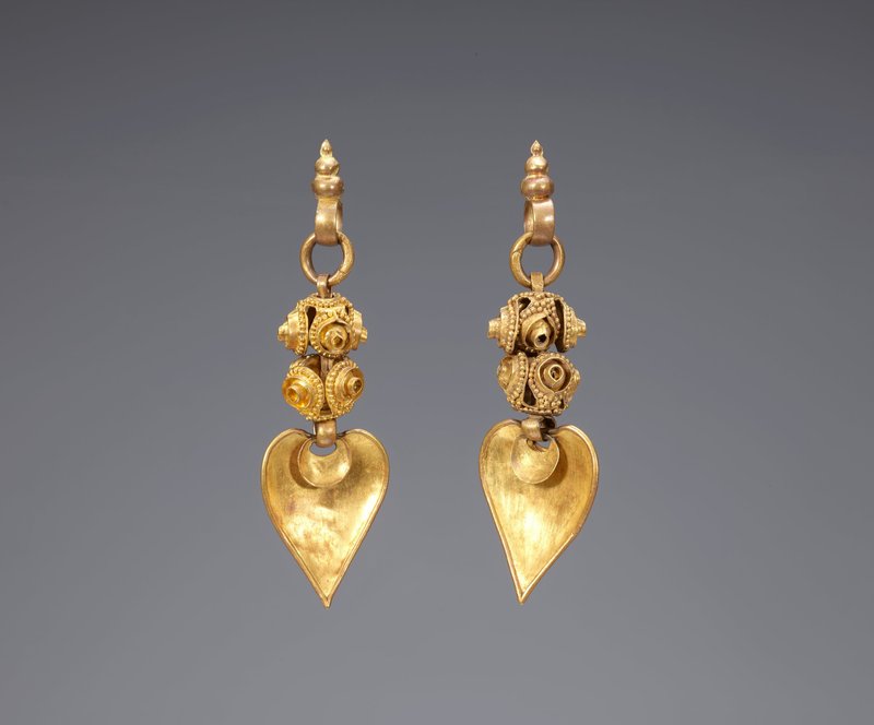 Silla Gold Earrings From Korean Tombs