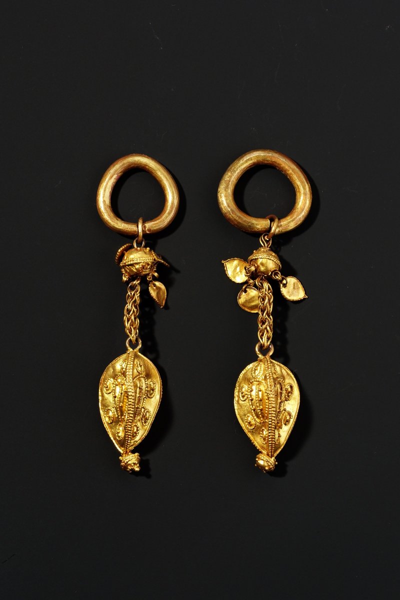 Silla Gold Earrings From Korean Tombs