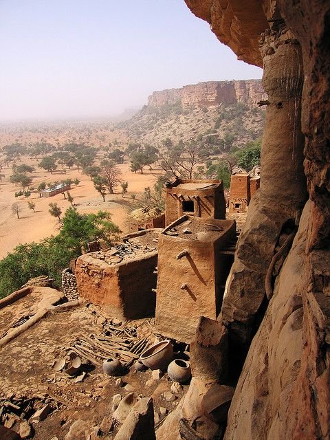 Stone Granaries Of The Dogon People<span class=