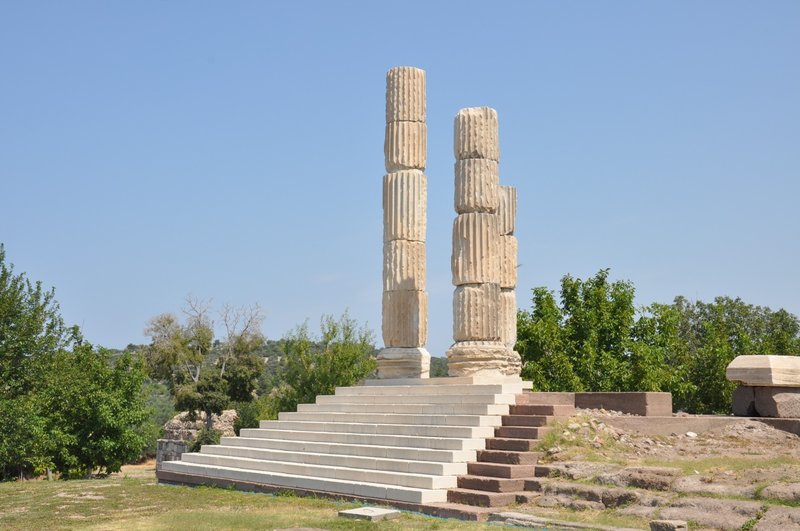 Temple Of Apollo Smintheus Ruins<span class=