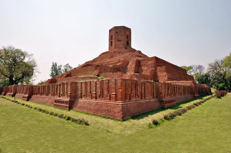 The Archaeology Of Early Buddhist Stupas
